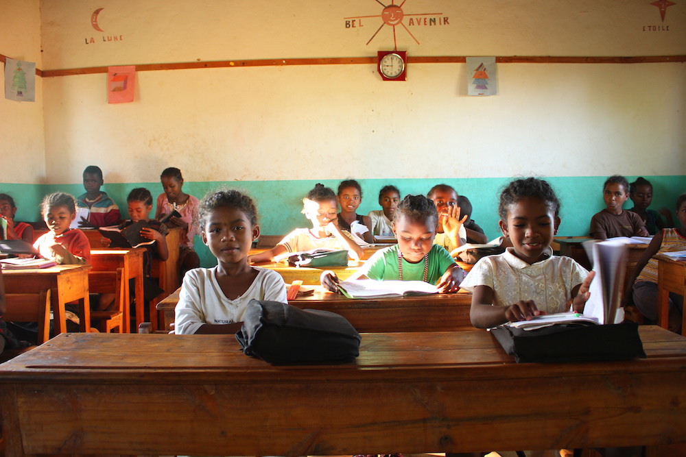 « En route pour l’école, en route vers le futur », c’est l’engagement de tous les membres du réseau Eau de Coco pour permettre à plus de 1 800 enfants d’aller à l’école